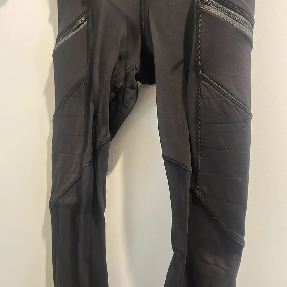 Lululemon - Picture 4 of 5